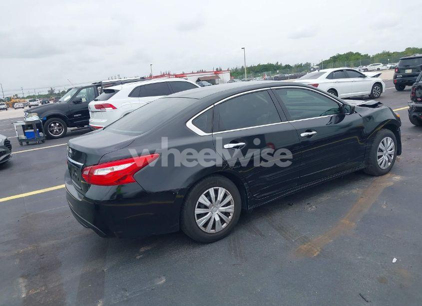 Photo 4 of 2017 Nissan Altima 2.5 S (VIN 1N4AL3APXHN343573)