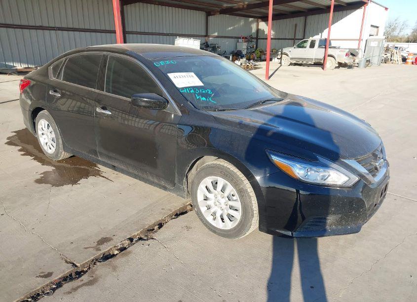 2017 Nissan Altima 2.5 S (VIN 1N4AL3APXHN343864) main photo