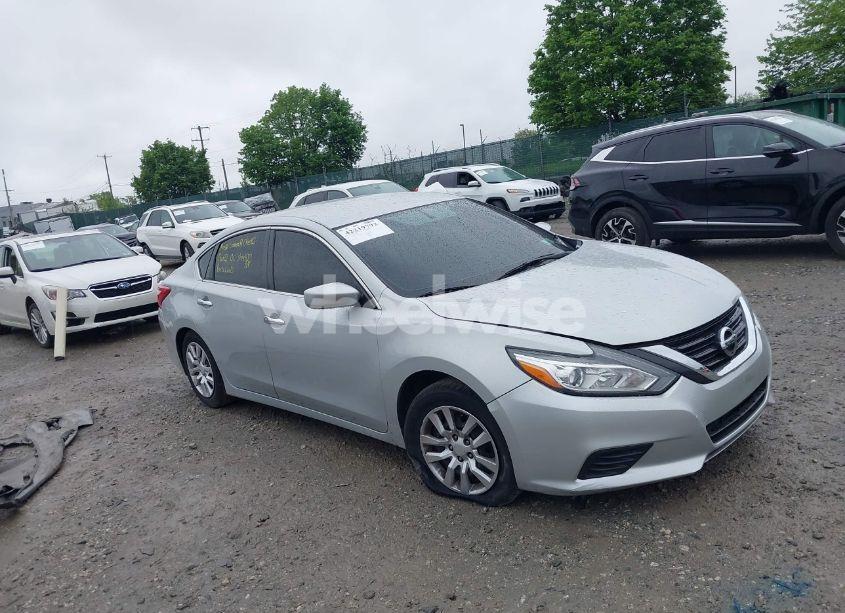 2017 Nissan Altima 2.5 S (VIN 1N4AL3APXHN365430) main photo