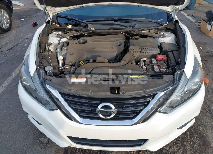 Photo 10 of 2018 Nissan Altima 2.5 SR (VIN 1N4AL3APXJC106955)