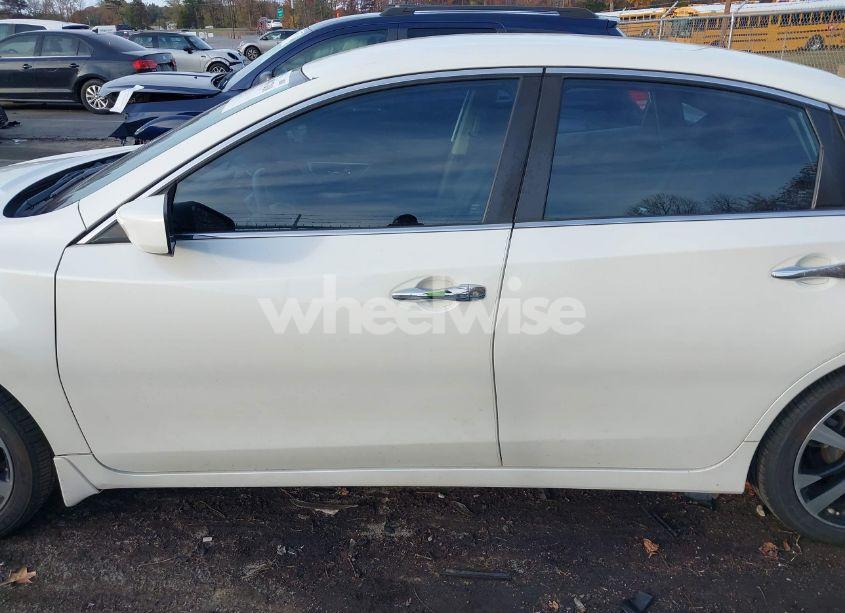 Photo 14 of 2018 Nissan Altima 2.5 SR (VIN 1N4AL3APXJC106955)