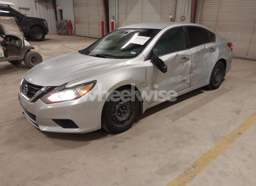 Photo 2 of 2018 Nissan Altima 2.5 S (VIN 1N4AL3APXJC111640)