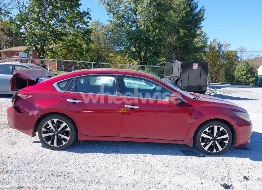 Photo 14 of 2018 Nissan Altima 2.5 SR (VIN 1N4AL3APXJC121746)