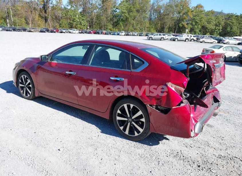 Photo 3 of 2018 Nissan Altima 2.5 SR (VIN 1N4AL3APXJC121746)