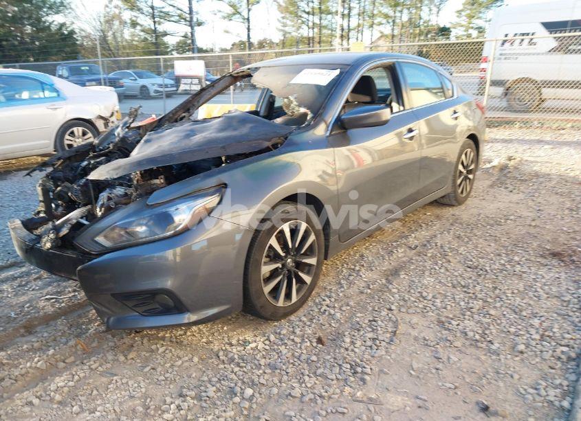 Photo 2 of 2018 Nissan Altima 2.5 SV (VIN 1N4AL3APXJC125229)