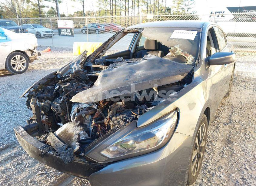 Photo 6 of 2018 Nissan Altima 2.5 SV (VIN 1N4AL3APXJC125229)