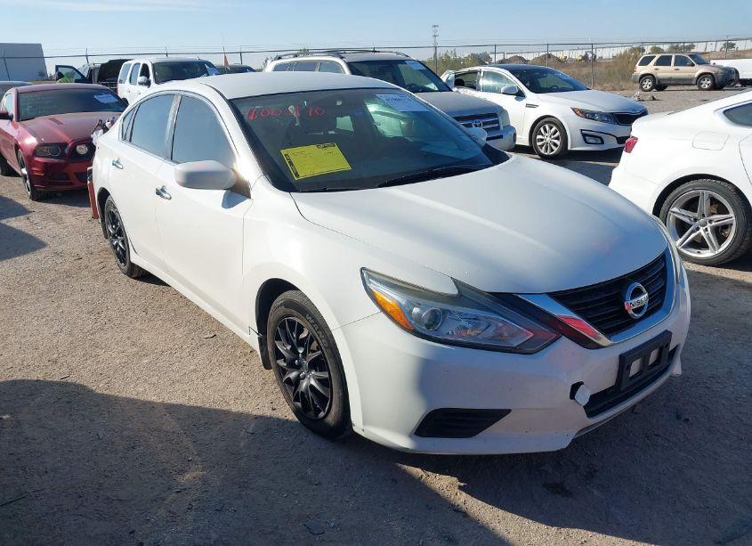 2018 Nissan Altima 2.5 S (VIN 1N4AL3APXJC126459) main photo