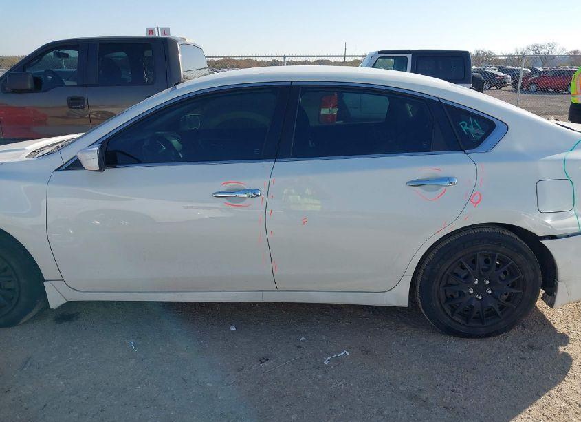 Photo 14 of 2018 Nissan Altima 2.5 S (VIN 1N4AL3APXJC126459)