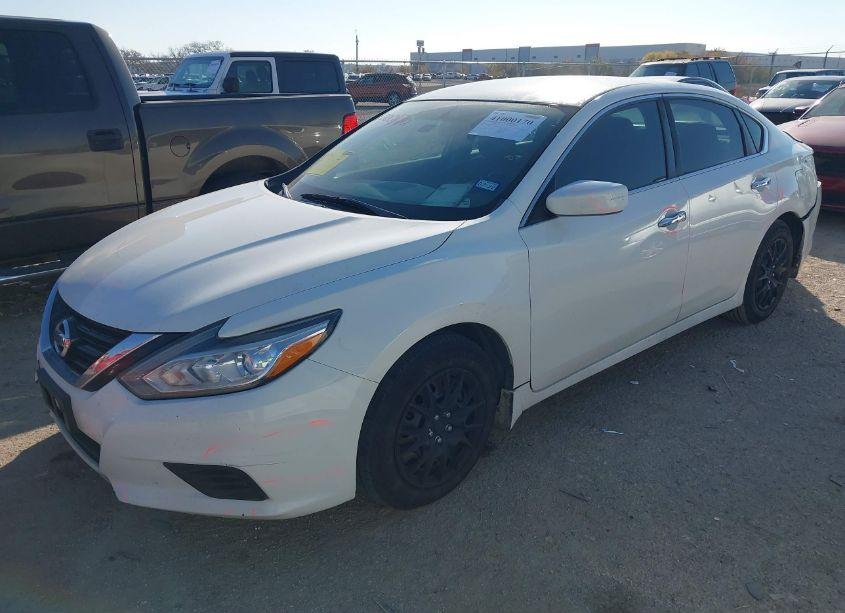 Photo 2 of 2018 Nissan Altima 2.5 S (VIN 1N4AL3APXJC126459)