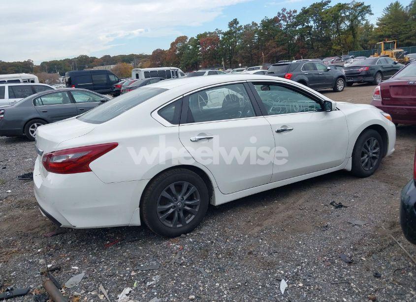 Photo 4 of 2018 Nissan Altima 2.5 S (VIN 1N4AL3APXJC128633)