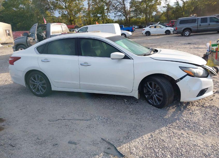 Photo 13 of 2018 Nissan Altima 2.5 SR (VIN 1N4AL3APXJC138451)