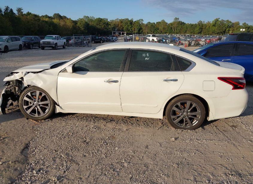 Photo 14 of 2018 Nissan Altima 2.5 SR (VIN 1N4AL3APXJC138451)