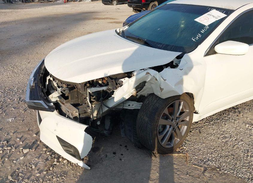 Photo 6 of 2018 Nissan Altima 2.5 SR (VIN 1N4AL3APXJC138451)