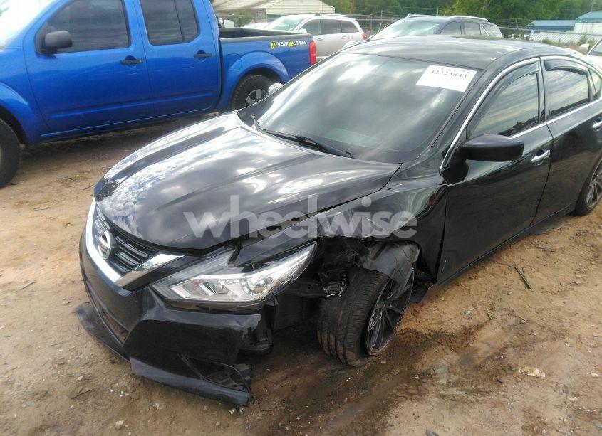 Photo 6 of 2018 Nissan Altima 2.5 S (VIN 1N4AL3APXJC141821)