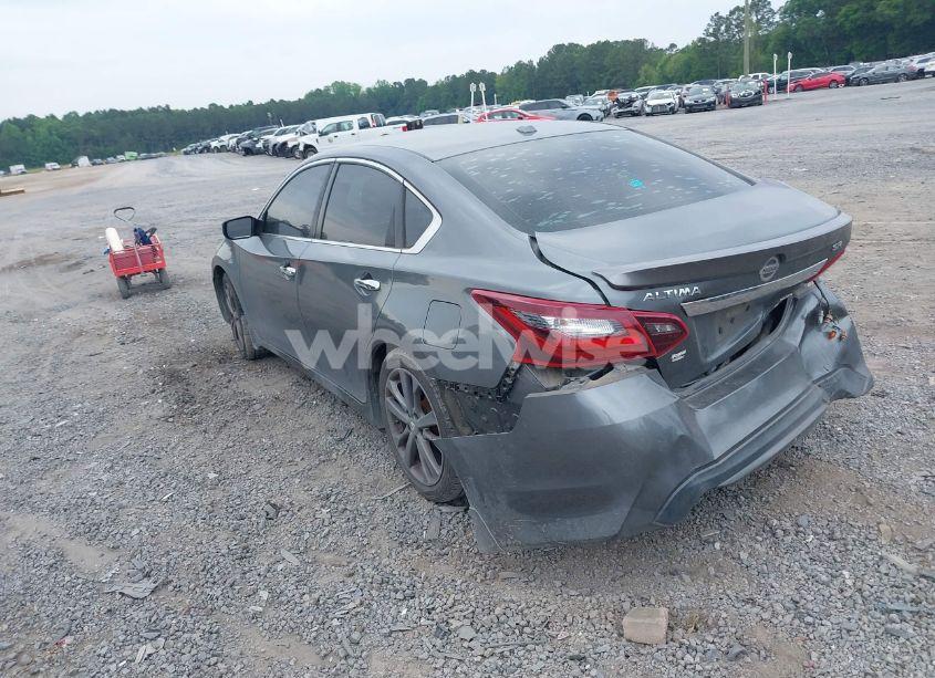 Photo 3 of 2018 Nissan Altima 2.5 SR (VIN 1N4AL3APXJC142208)
