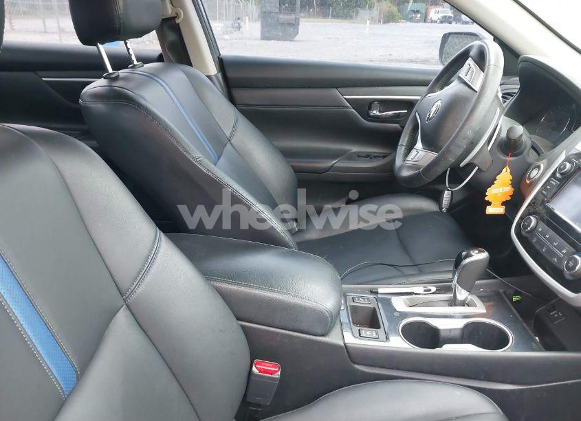 Photo 5 of 2018 Nissan Altima 2.5 SR (VIN 1N4AL3APXJC142208)