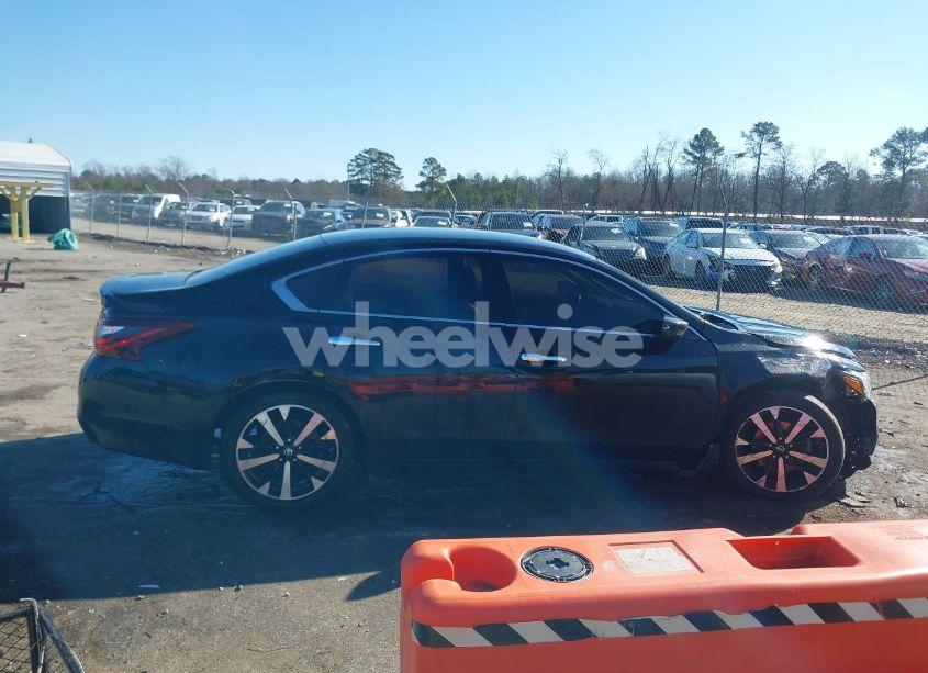 Photo 13 of 2018 Nissan Altima 2.5 SR (VIN 1N4AL3APXJC147313)