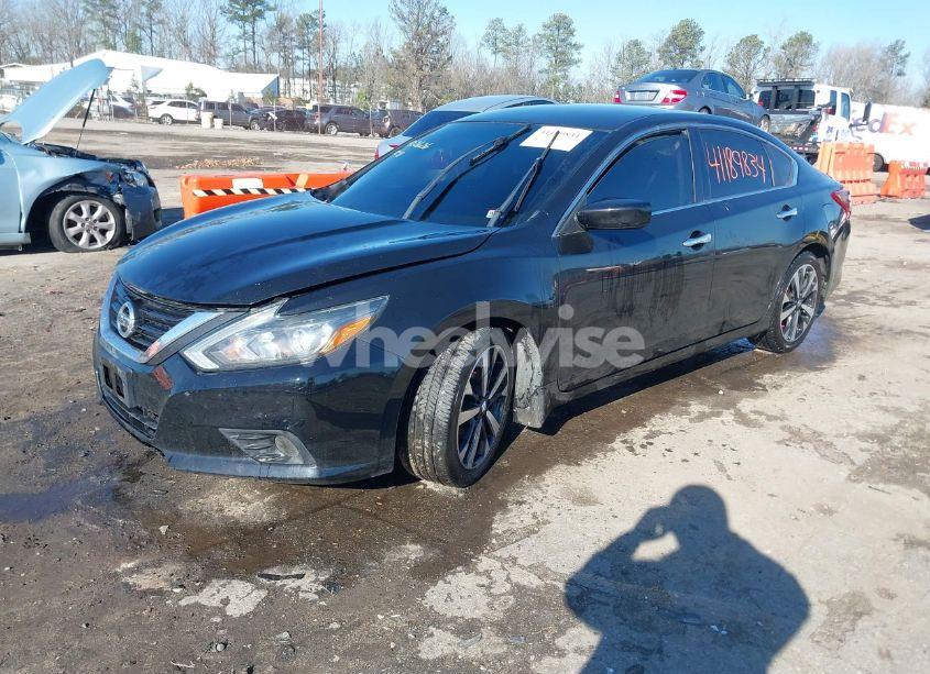 Photo 2 of 2018 Nissan Altima 2.5 SR (VIN 1N4AL3APXJC147313)