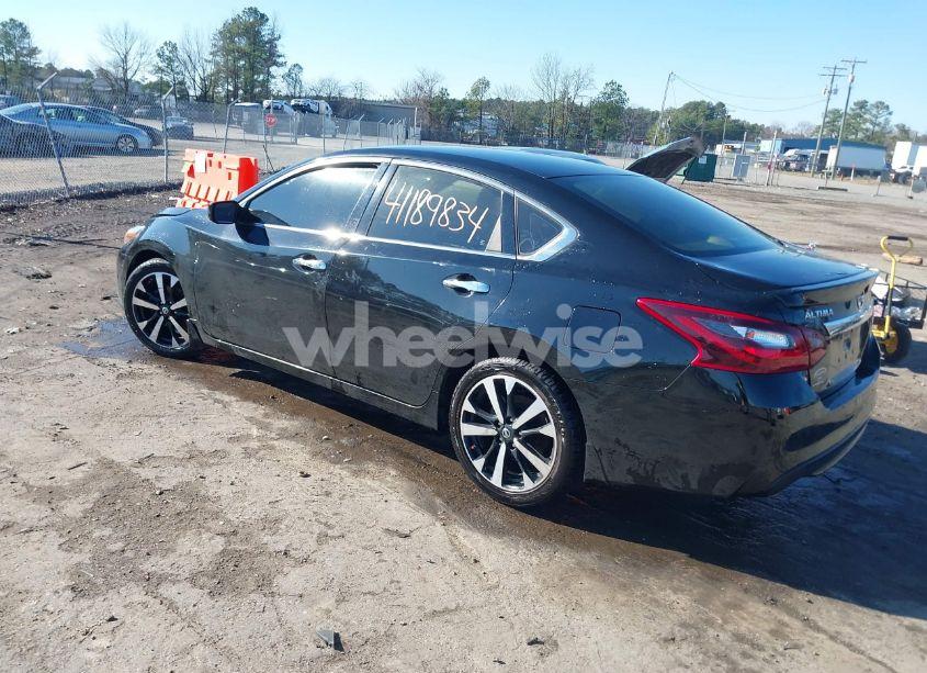 Photo 3 of 2018 Nissan Altima 2.5 SR (VIN 1N4AL3APXJC147313)