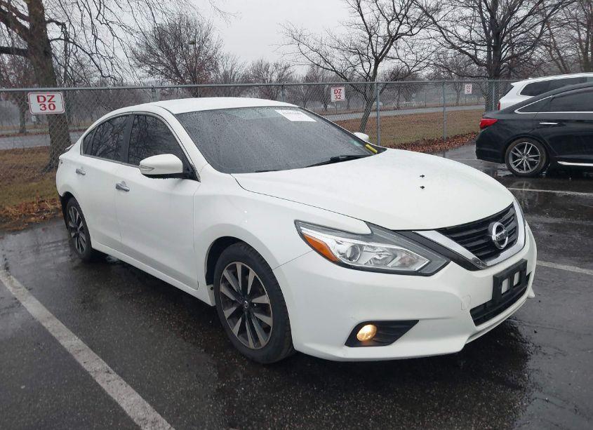 2018 Nissan Altima 2.5 SL (VIN 1N4AL3APXJC150079) main photo