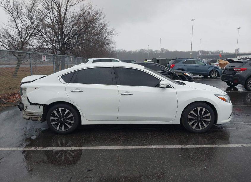 Photo 13 of 2018 Nissan Altima 2.5 SL (VIN 1N4AL3APXJC150079)
