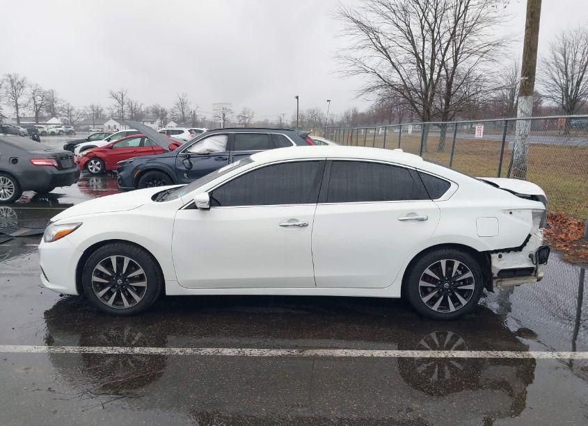 Photo 14 of 2018 Nissan Altima 2.5 SL (VIN 1N4AL3APXJC150079)