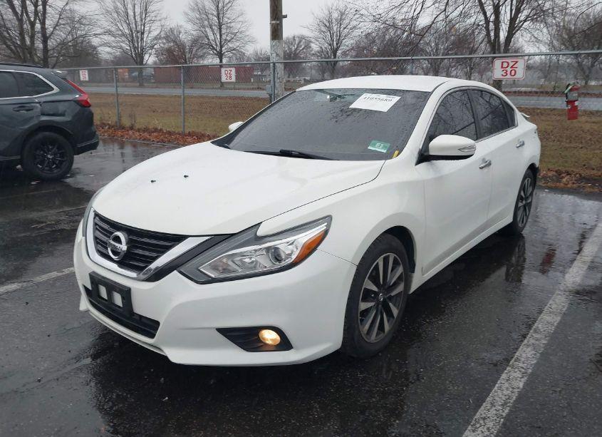 Photo 2 of 2018 Nissan Altima 2.5 SL (VIN 1N4AL3APXJC150079)