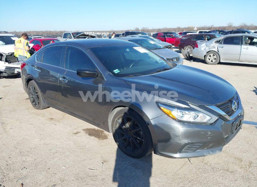 2018 Nissan Altima 2.5 S (VIN 1N4AL3APXJC151054) main photo