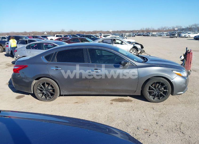 Photo 13 of 2018 Nissan Altima 2.5 S (VIN 1N4AL3APXJC151054)