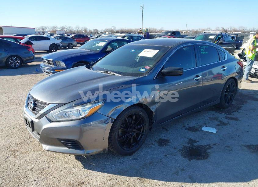 Photo 2 of 2018 Nissan Altima 2.5 S (VIN 1N4AL3APXJC151054)