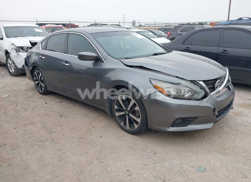 2018 Nissan Altima 2.5 SR (VIN 1N4AL3APXJC155282) main photo