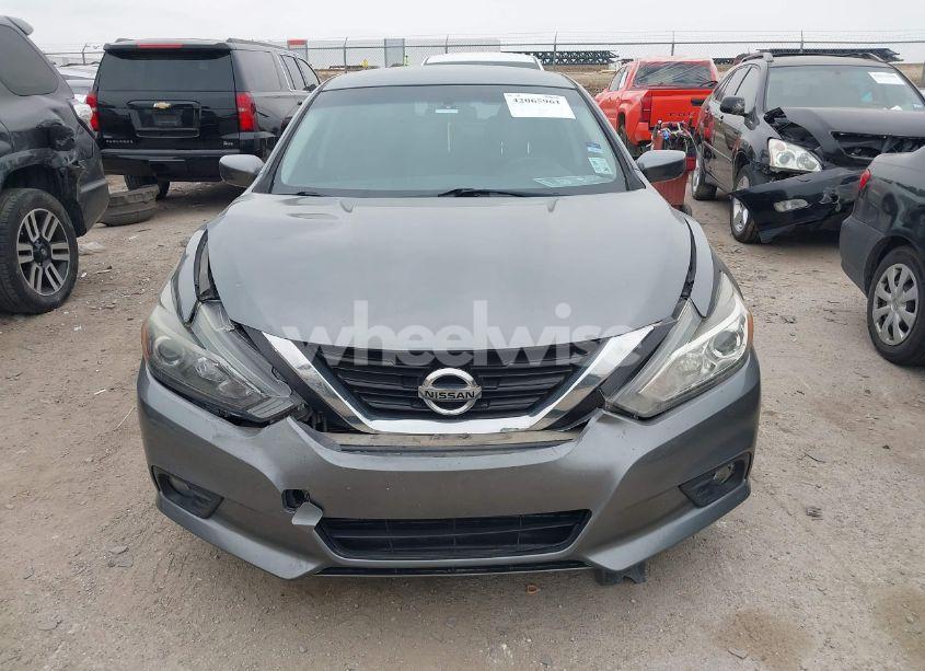 Photo 12 of 2018 Nissan Altima 2.5 SR (VIN 1N4AL3APXJC155282)