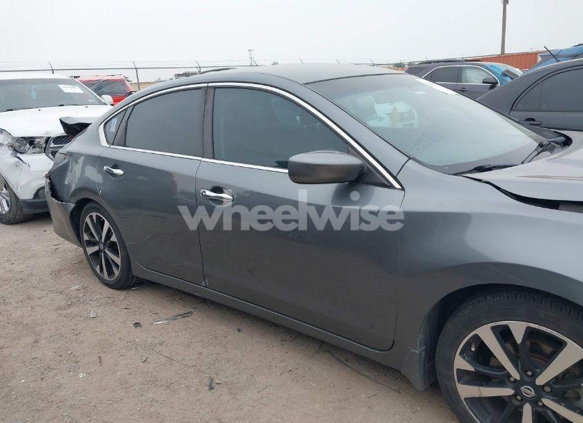 Photo 13 of 2018 Nissan Altima 2.5 SR (VIN 1N4AL3APXJC155282)