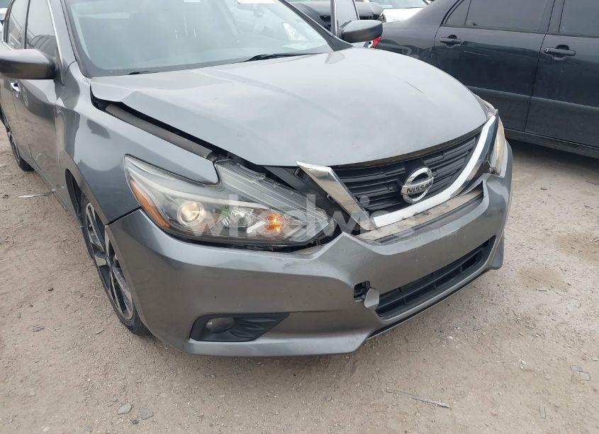 Photo 17 of 2018 Nissan Altima 2.5 SR (VIN 1N4AL3APXJC155282)