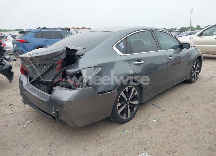 Photo 4 of 2018 Nissan Altima 2.5 SR (VIN 1N4AL3APXJC155282)