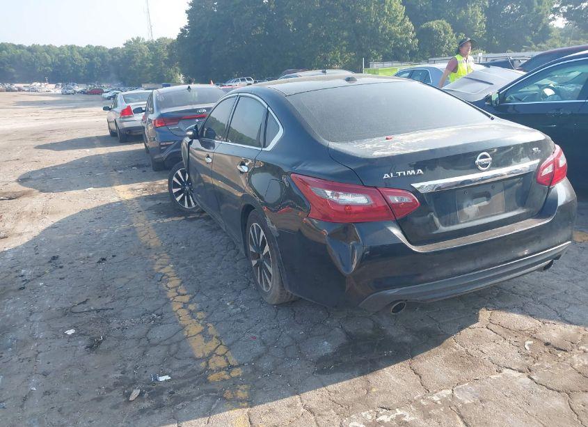 Photo 3 of 2018 Nissan Altima 2.5 SL (VIN 1N4AL3APXJC168520)