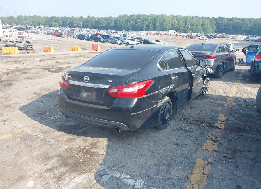 Photo 4 of 2018 Nissan Altima 2.5 SL (VIN 1N4AL3APXJC168520)