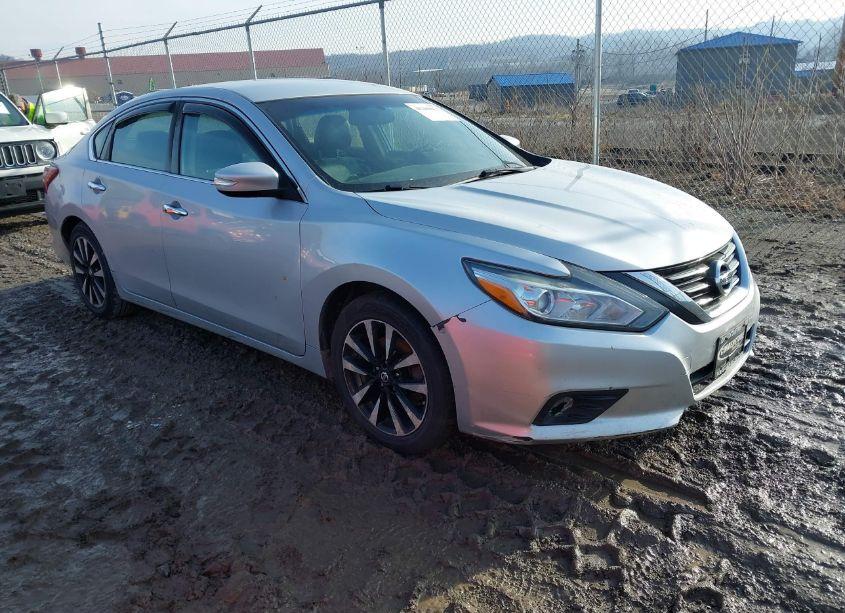 2018 Nissan Altima 2.5/S/SV/SL/SR (VIN 1N4AL3APXJC173524) main photo