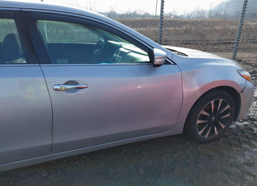 Photo 6 of 2018 Nissan Altima 2.5/S/SV/SL/SR (VIN 1N4AL3APXJC173524)