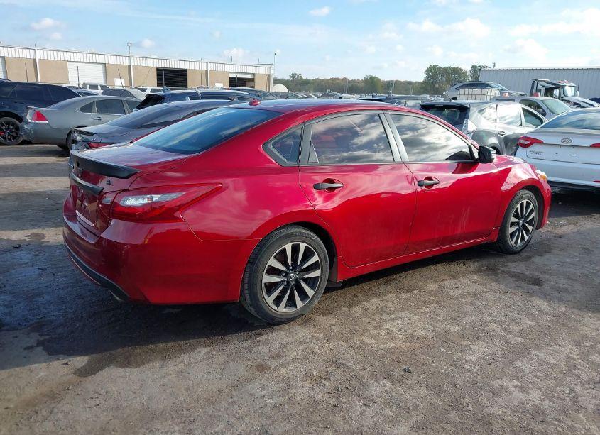 Photo 4 of 2018 Nissan Altima 2.5 SL (VIN 1N4AL3APXJC173992)