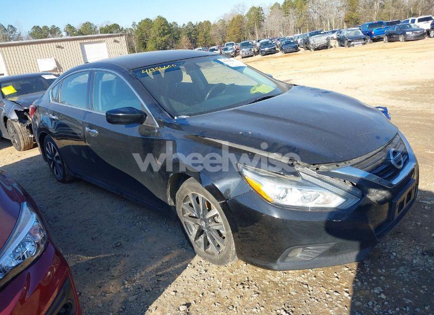 2018 Nissan Altima 2.5 SV (VIN 1N4AL3APXJC175919) main photo