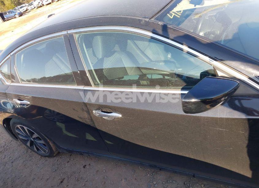 Photo 13 of 2018 Nissan Altima 2.5 SV (VIN 1N4AL3APXJC175919)