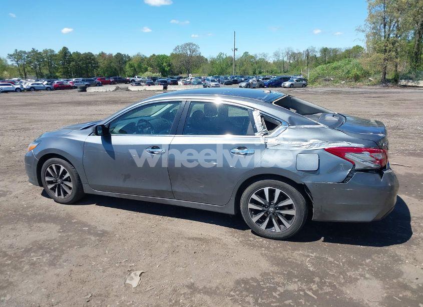 Photo 14 of 2018 Nissan Altima 2.5 SV (VIN 1N4AL3APXJC178352)