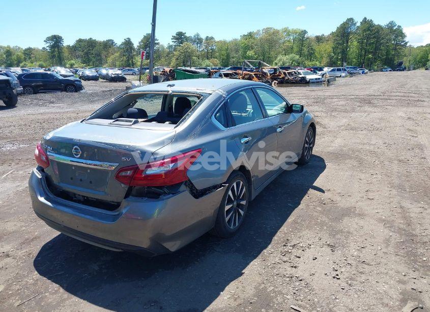Photo 4 of 2018 Nissan Altima 2.5 SV (VIN 1N4AL3APXJC178352)