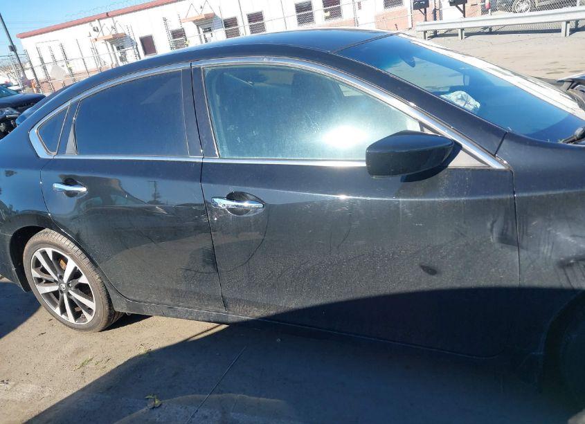 Photo 13 of 2018 Nissan Altima 2.5 SR (VIN 1N4AL3APXJC182398)