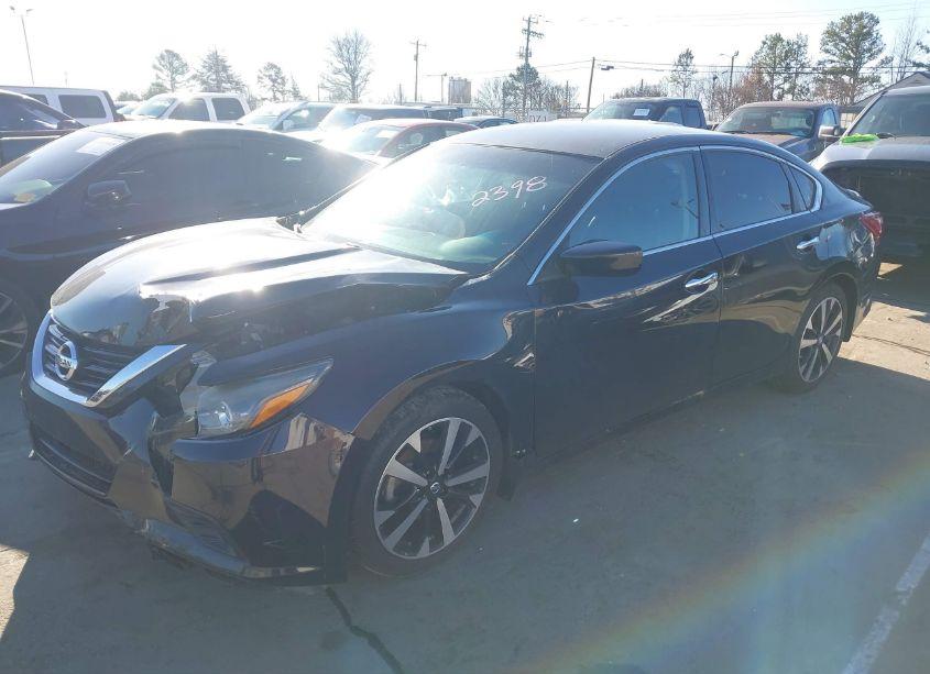 Photo 2 of 2018 Nissan Altima 2.5 SR (VIN 1N4AL3APXJC182398)