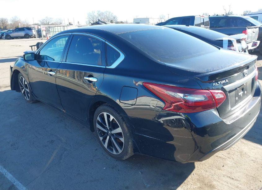 Photo 3 of 2018 Nissan Altima 2.5 SR (VIN 1N4AL3APXJC182398)