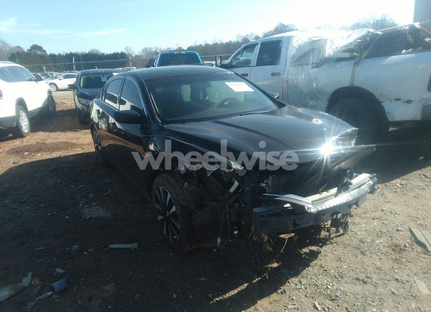 2018 Nissan Altima 2.5 SV (VIN 1N4AL3APXJC187102) main photo