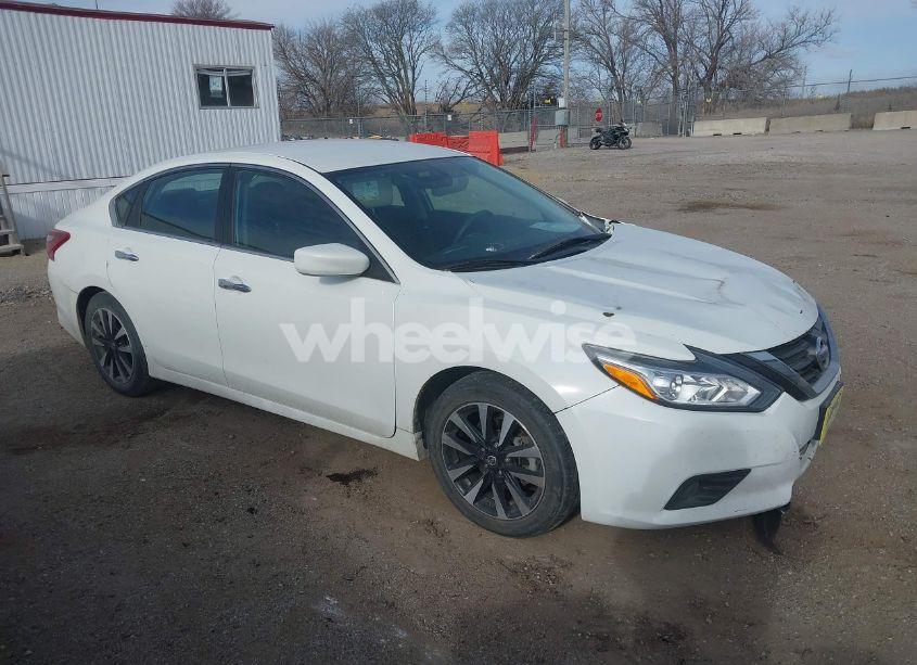 2018 Nissan Altima 2.5 SV (VIN 1N4AL3APXJC188489) main photo