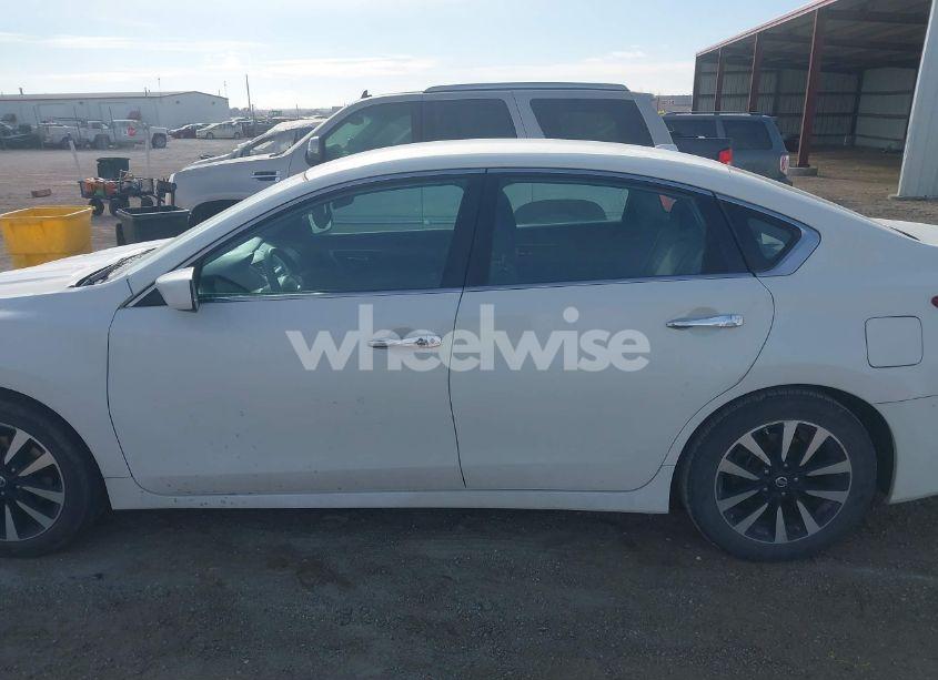 Photo 14 of 2018 Nissan Altima 2.5 SV (VIN 1N4AL3APXJC188489)